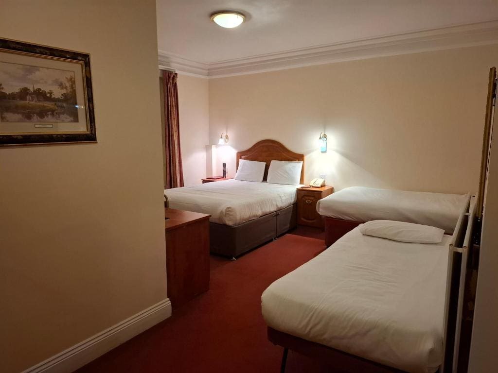 Family Room room - Image 2