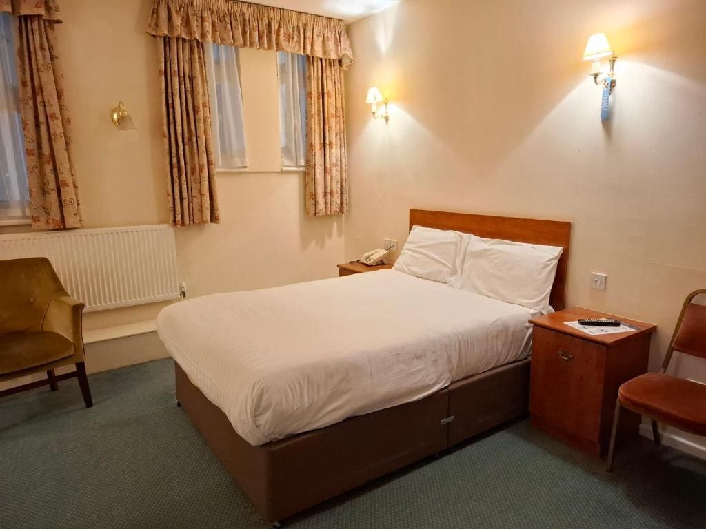 Family Room room - Image 3