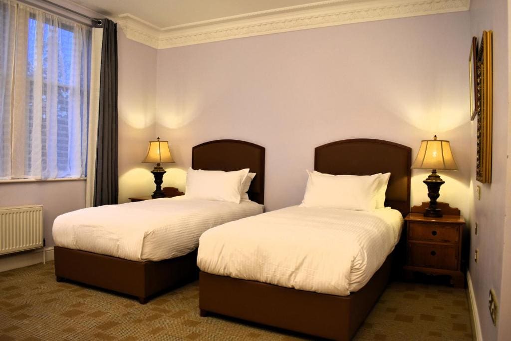 Standard Twin Room room - Image 1