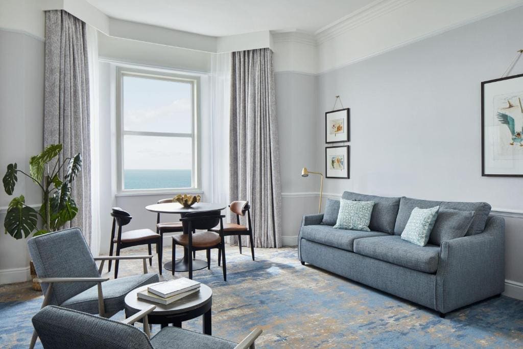 One-Bedroom King Suite with Sofa Bed and Sea View room - Image 1