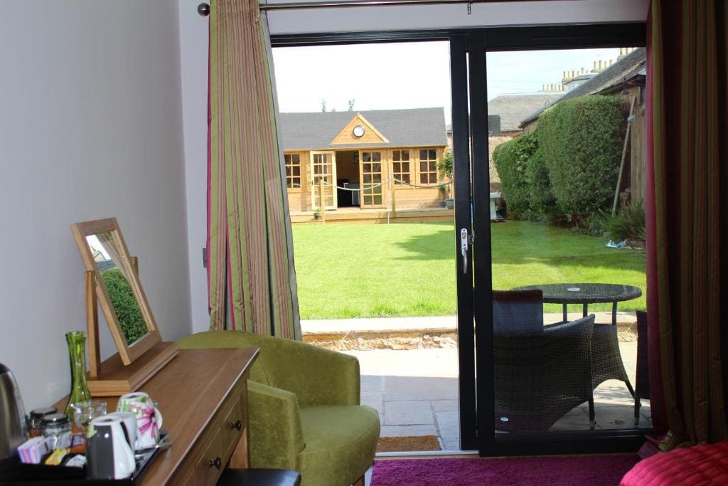Deluxe Double or Twin Room with Garden View room - Image 3