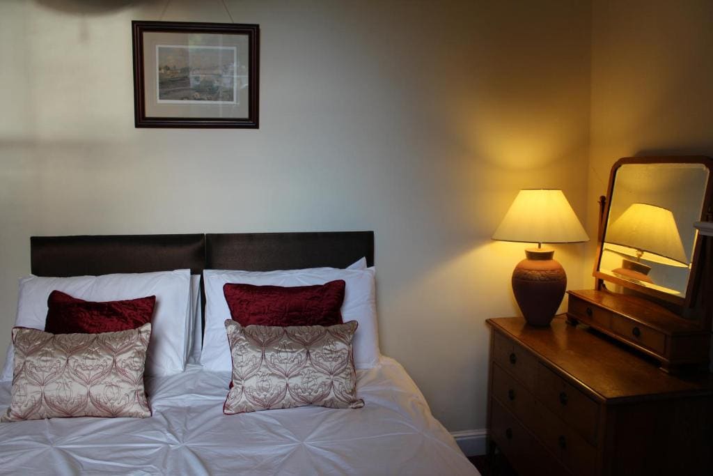 Deluxe Family Room room - Image 1