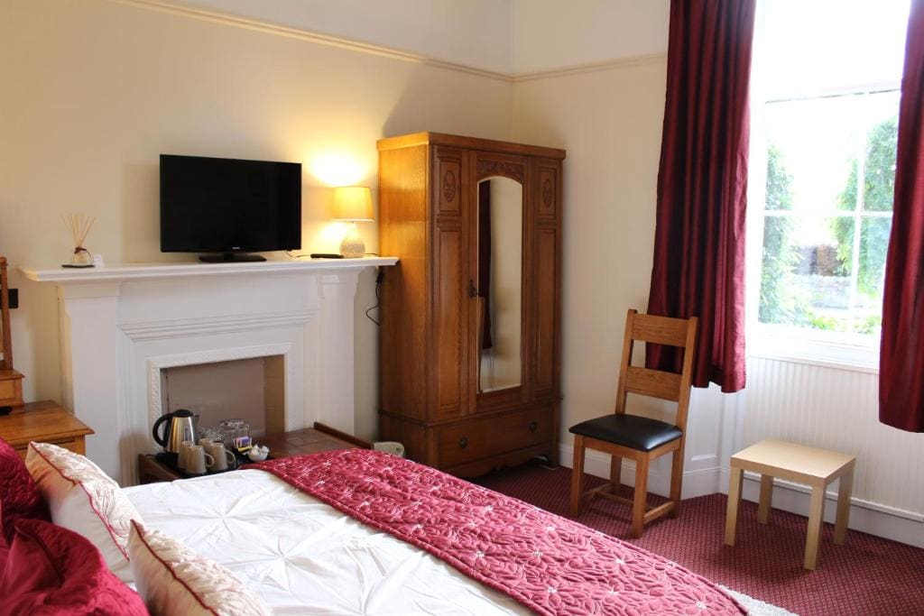 Deluxe Family Room room - Image 3