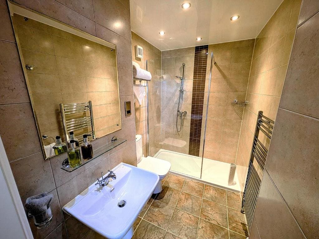 First Floor - Premium Double Room room - Image 3