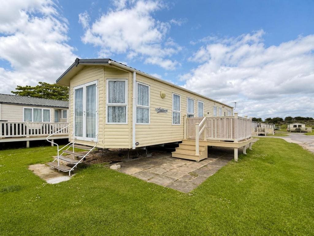 Mobile Home room - Image 1