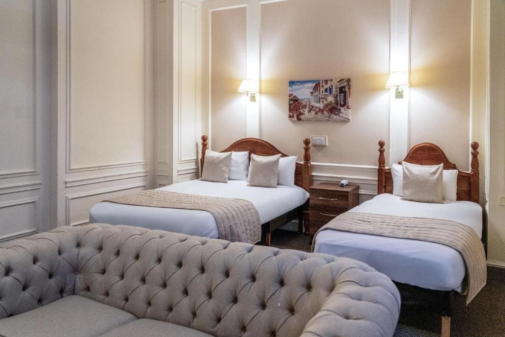 Standard Triple Room room - Image 1