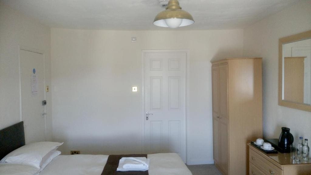 Triple Room with Sea and Mountain View room - Image 2