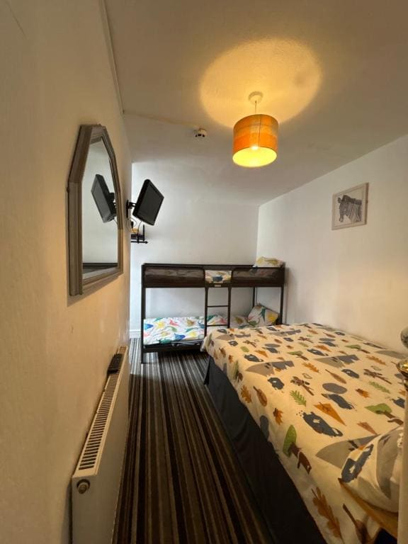 Twin Room with Private Bathroom room - Image 1