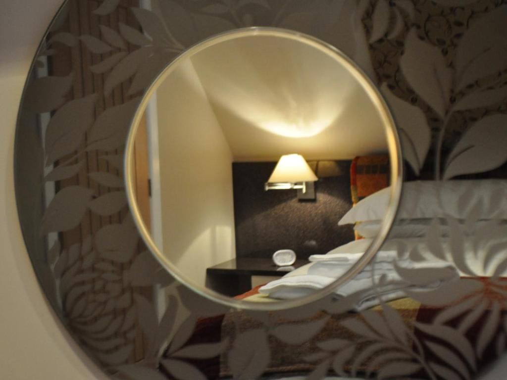 Deluxe King Room Front room - Image 1