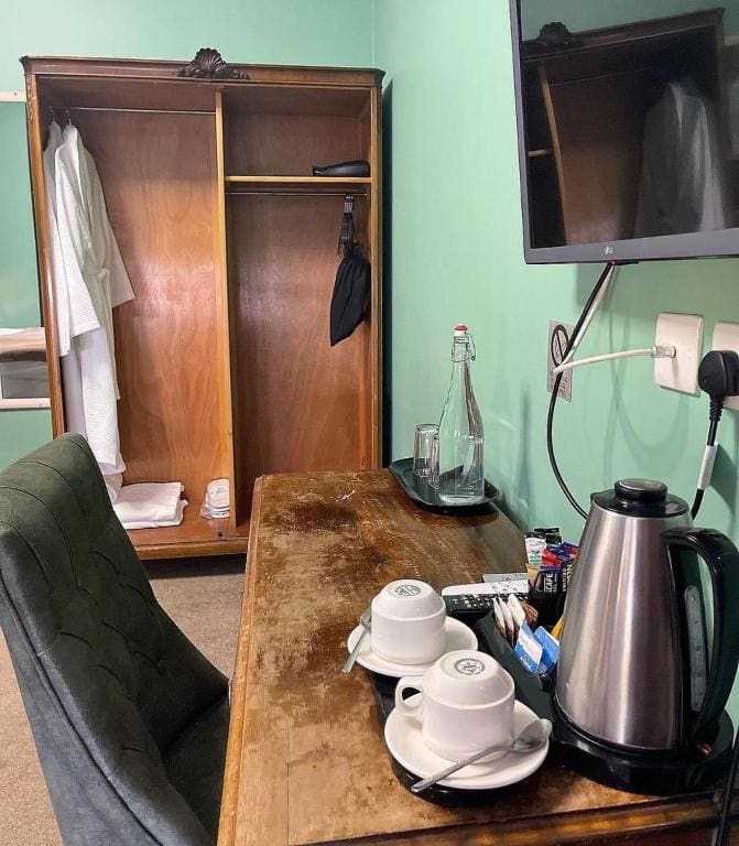 Deluxe Double or Twin Room room - Image 3
