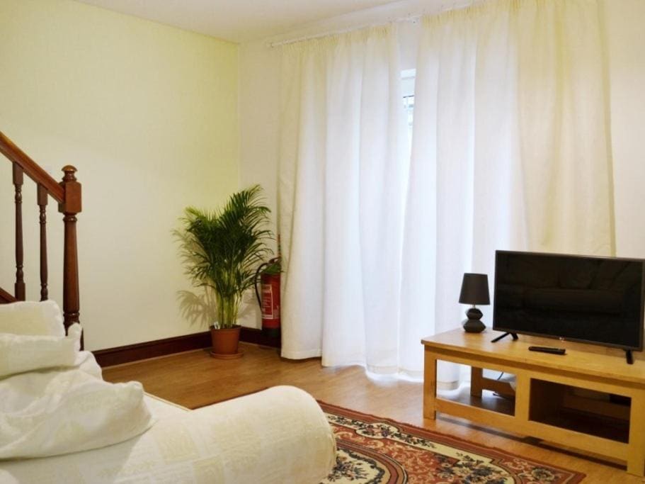 Three-Bedroom Apartment room - Image 1