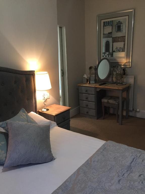 Double or Twin Room with Private Bathroom room - Image 2