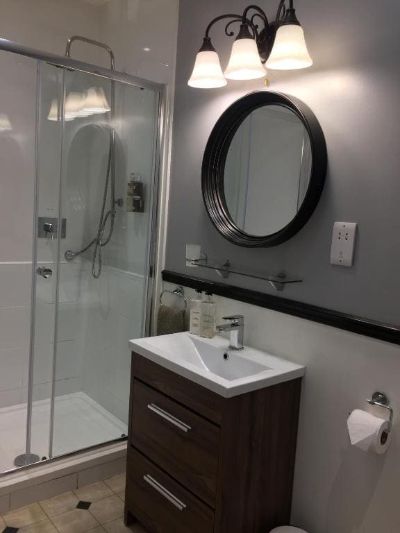 Twin Room with Private Bathroom room - Image 2