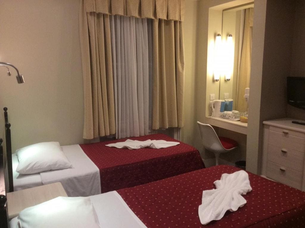 Double Room with Private Bathroom room - Image 2