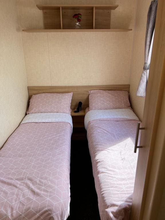 Caravan room - Image 2