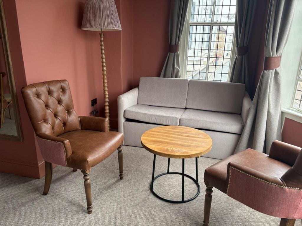 Family Room room - Image 1