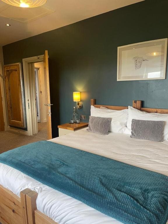 Deluxe King Room room - Image 1
