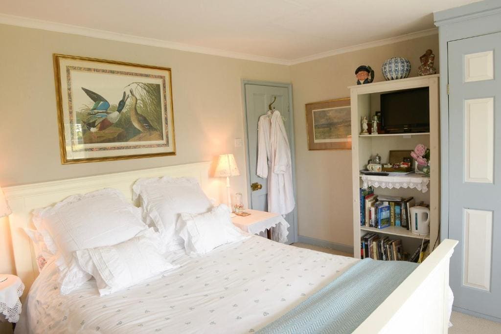 Deluxe Double or Twin Room room - Image 2