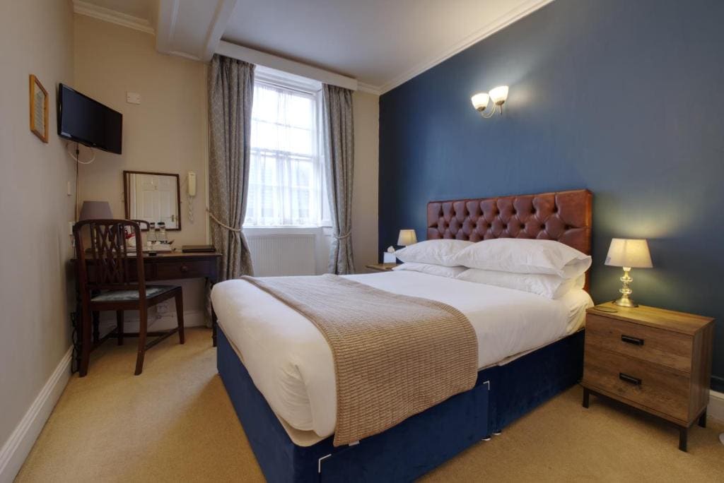 Compact Double Room room - Image 1