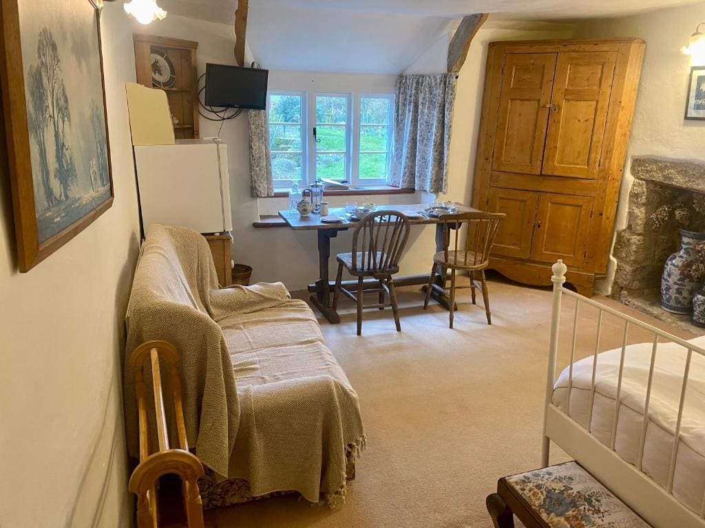 Double Room with Private Bathroom room - Image 2