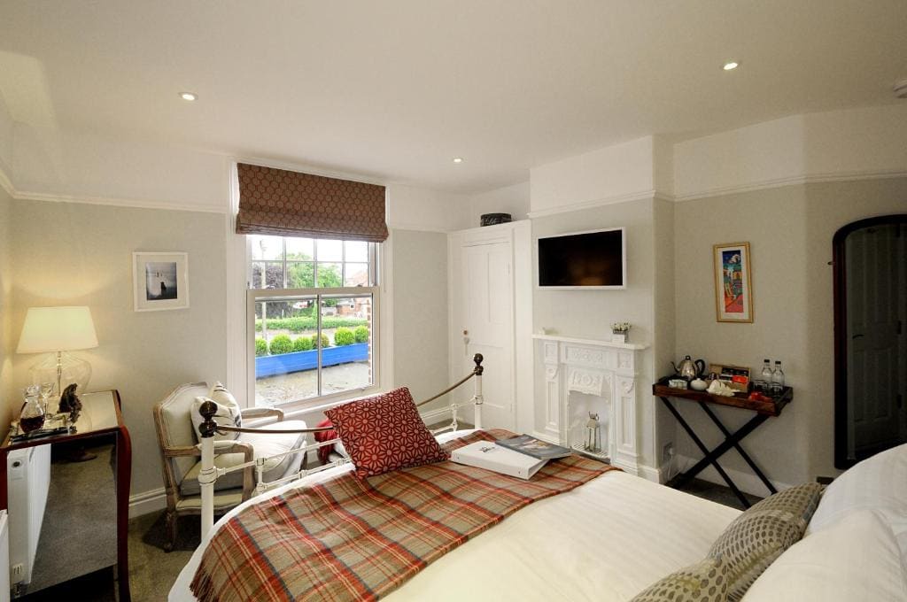 Double Room with Garden View room - Image 2