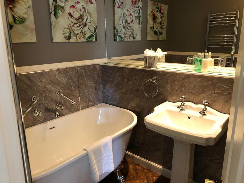 Standard Double or Twin Room room - Image 3