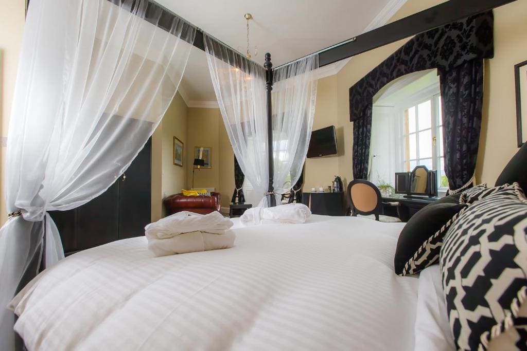 Deluxe King Room room - Image 1