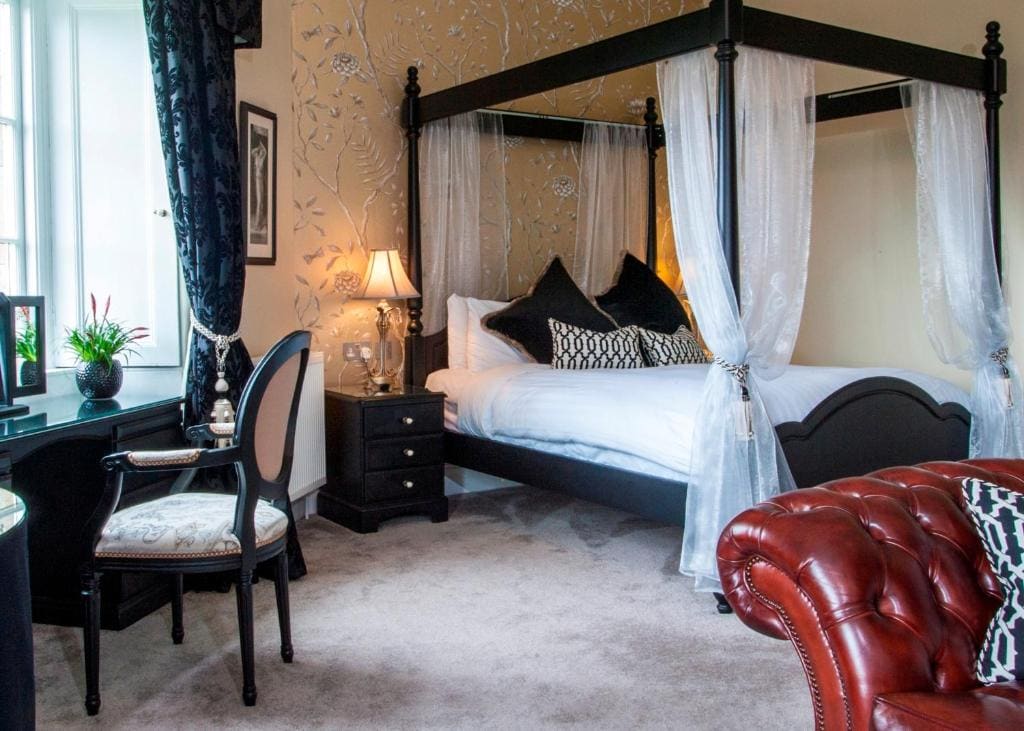 Deluxe King Room room - Image 3
