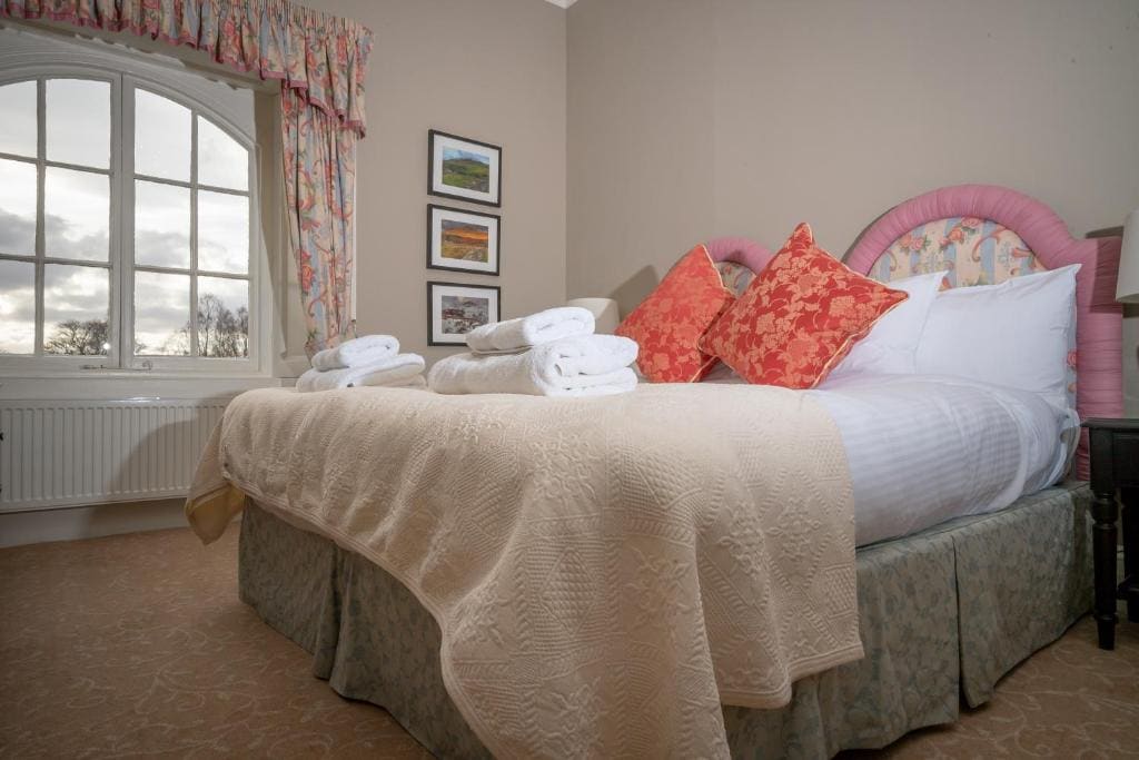 Superior Deluxe Double or Twin Room room - Image 3
