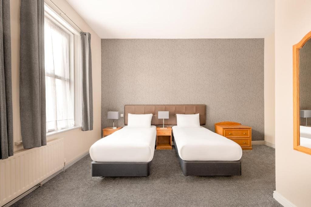 Superior Twin Room room - Image 1
