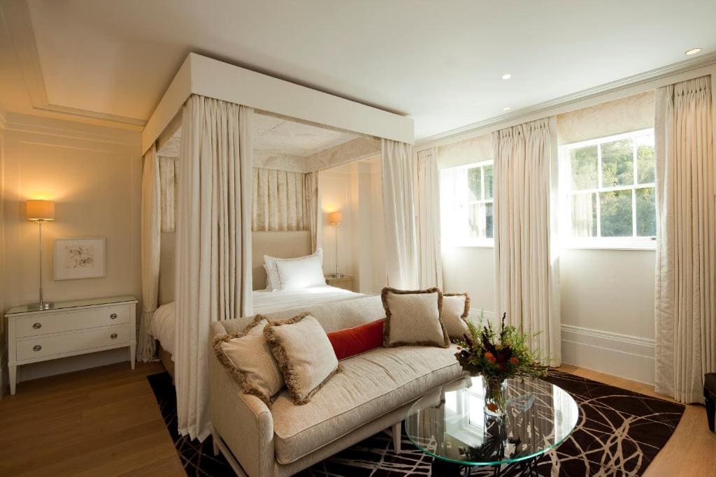 Deluxe King Room - Main Building room - Image 2