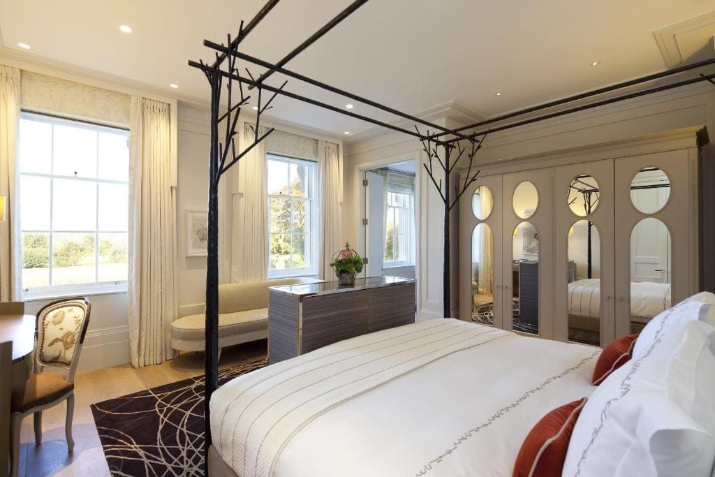 Premium Suite - Main Building room - Image 1