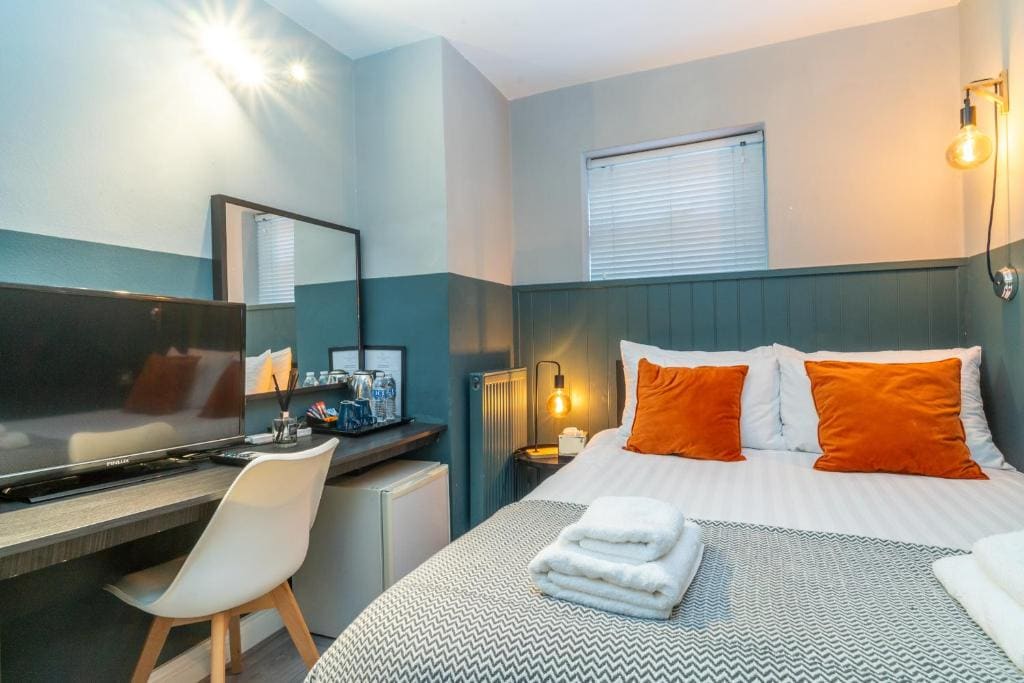 Small Double Room room - Image 3