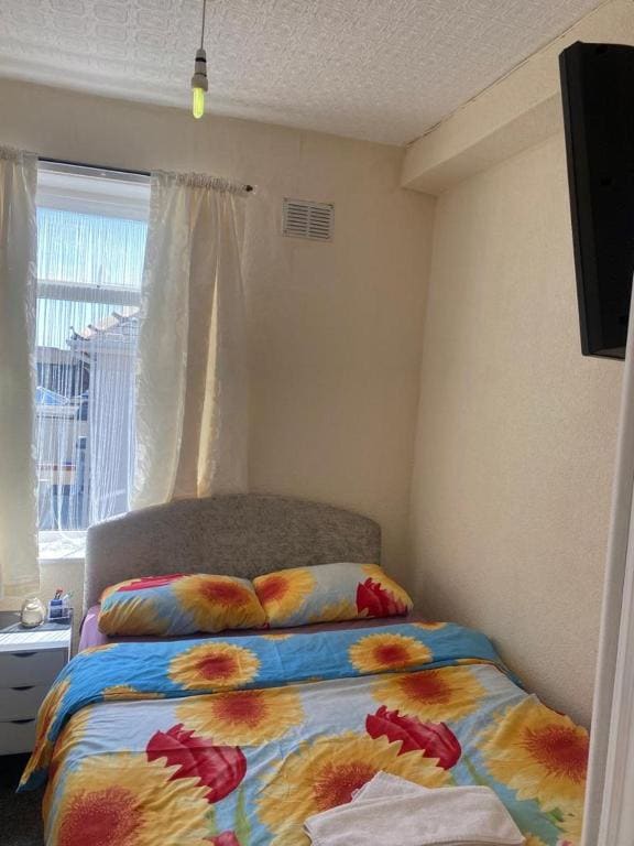 Double Room with Private Bathroom room - Image 2