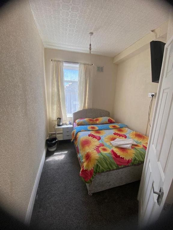 Double Room with Private Bathroom room - Image 1