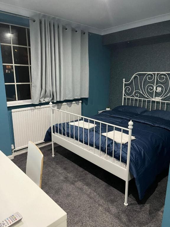 Single Room with Shower room - Image 1