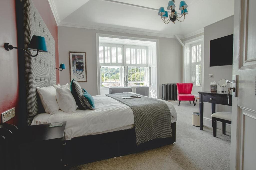 Deluxe King Suite room - Image 2