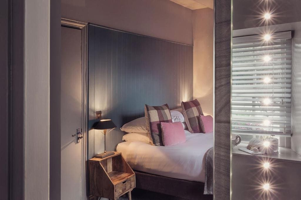 Tweed Suite - Accessible room - Image 1