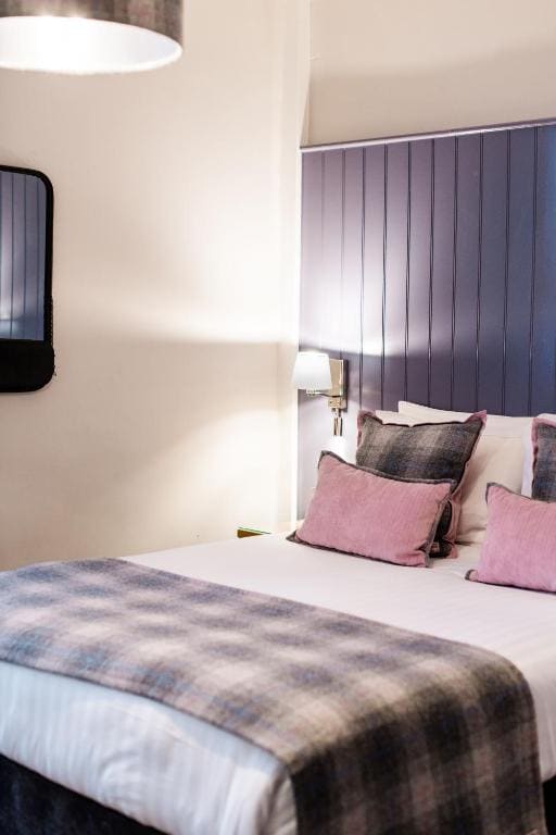 Tweed Suites room - Image 3