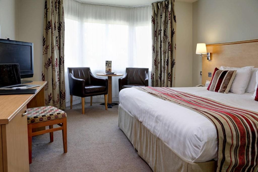Standard Double Room with Golf View room - Image 1
