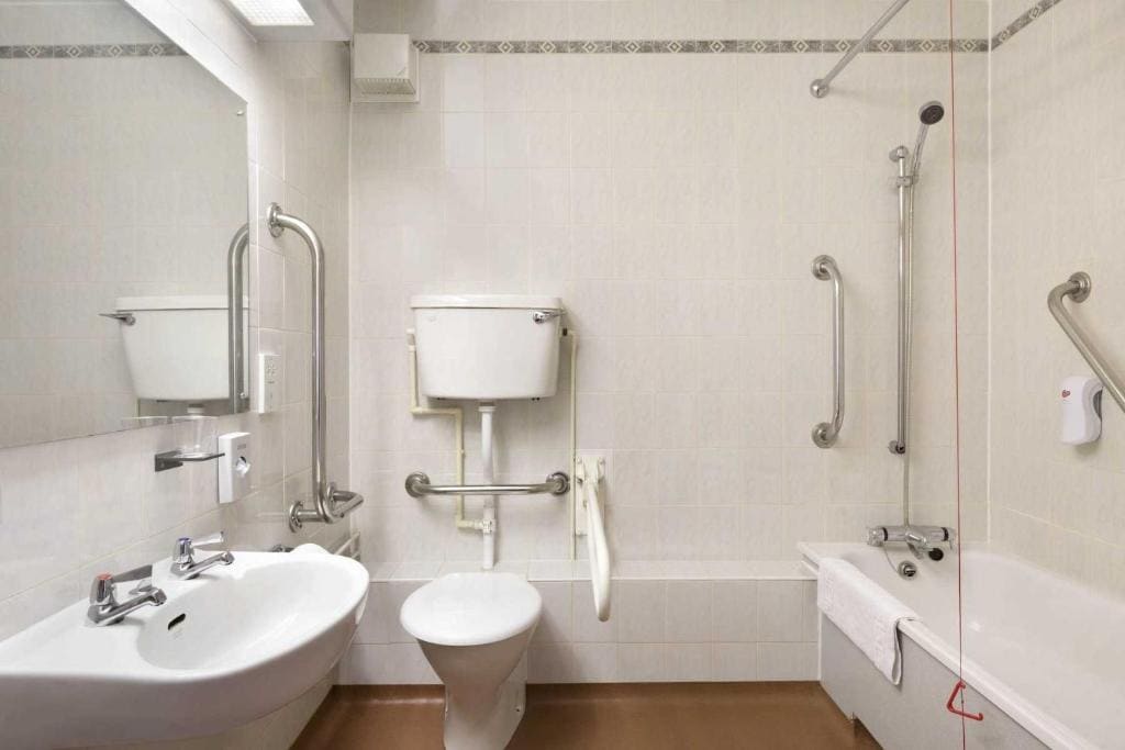 Twin Room - Disability Access room - Image 1