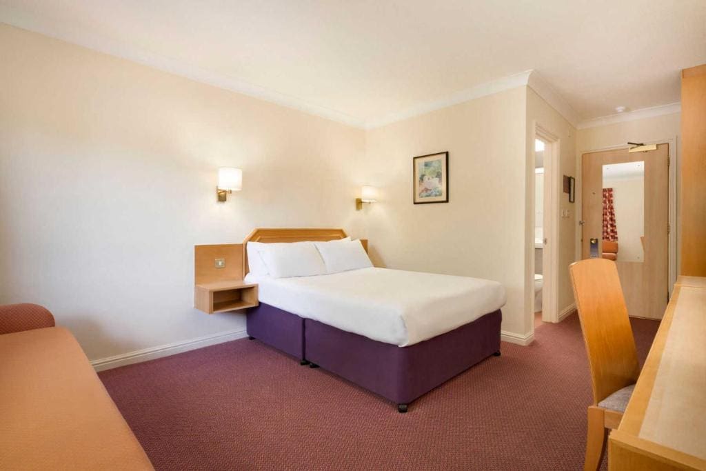 Double Room with Sofa Bed and Pull-out Bed room - Image 2