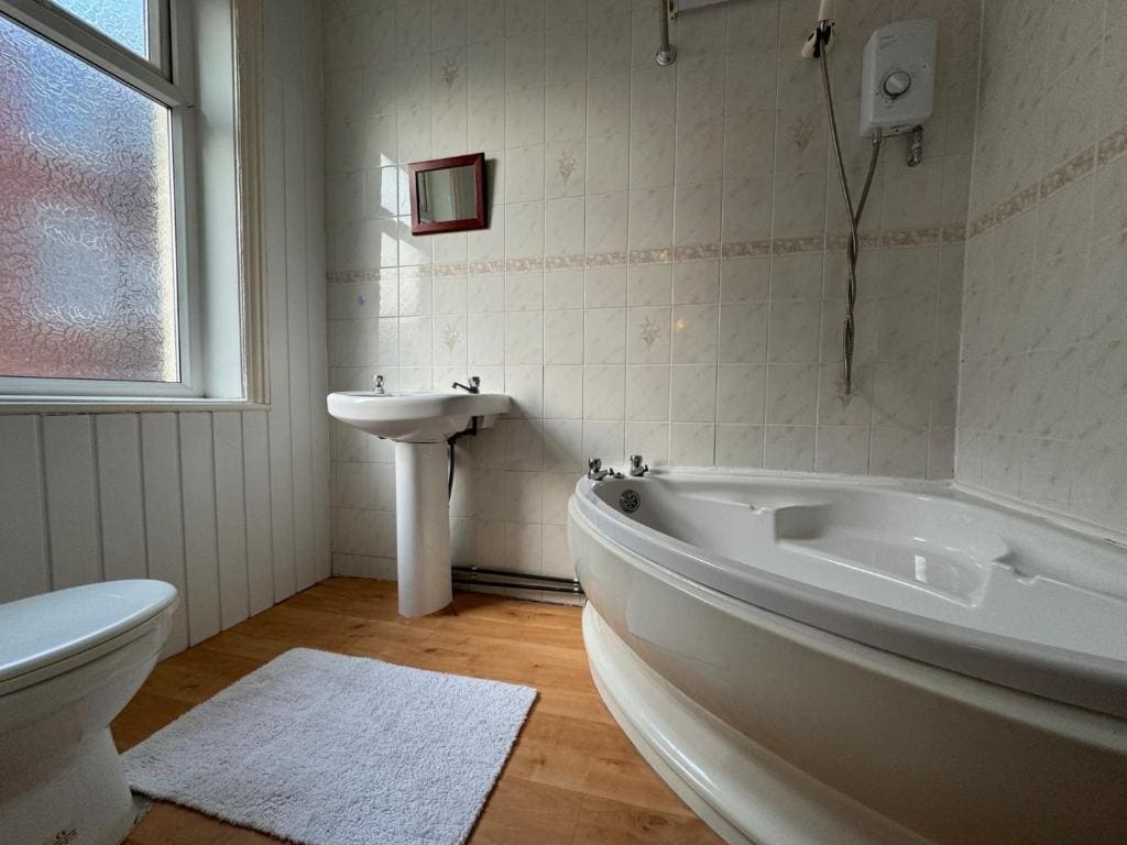 Standard Triple Room room - Image 2