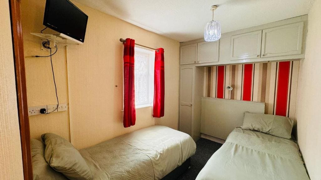 Standard Twin Room room - Image 3