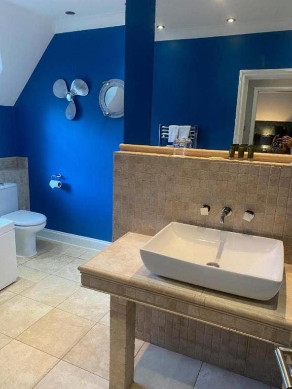 Deluxe Double Room with Spa Bath room - Image 1