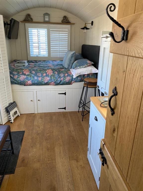 Apartment with Garden View room - Image 1
