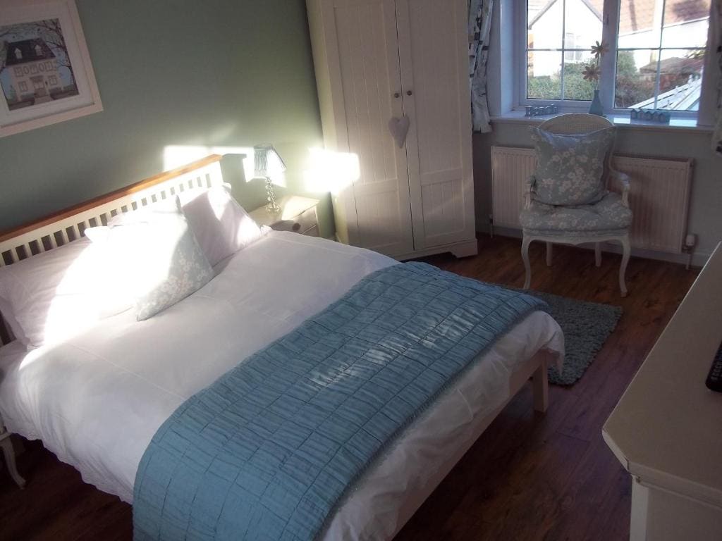 Double Room with Sea View room - Image 2