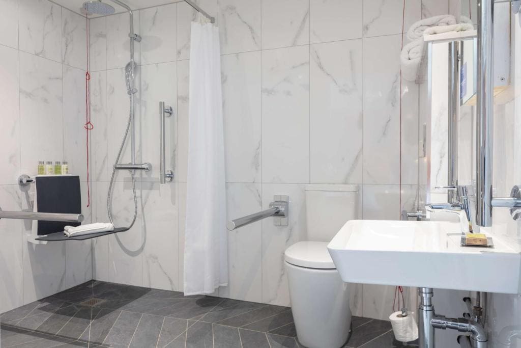 Queen Room - Accessible room - Image 2
