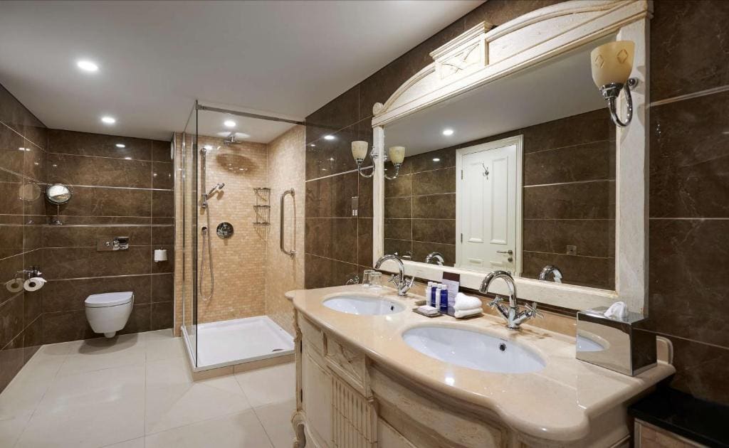 King Suite room - Image 3