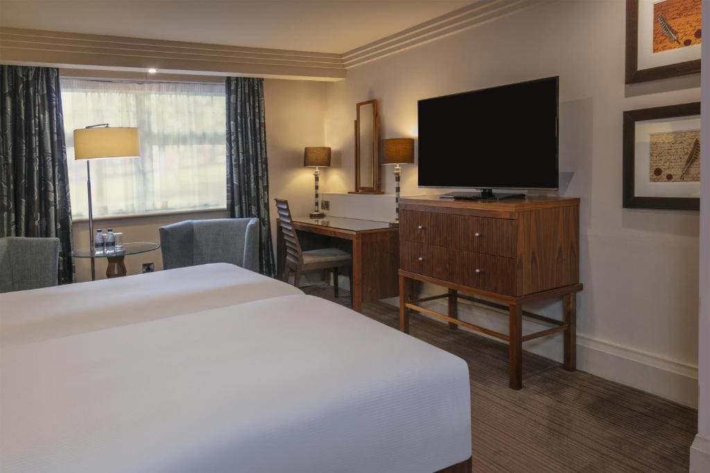 Deluxe Twin Room room - Image 3
